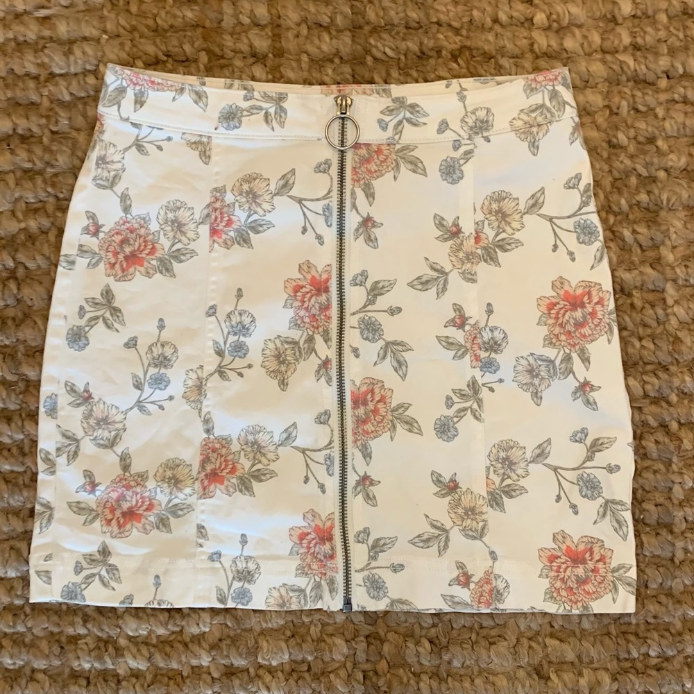 floral zip up skirt!